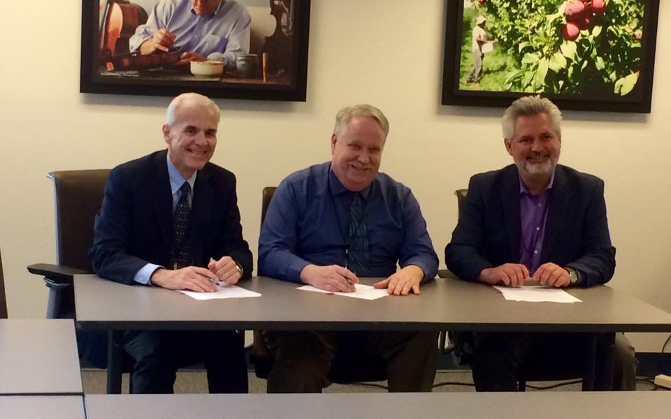 Signing the agreement