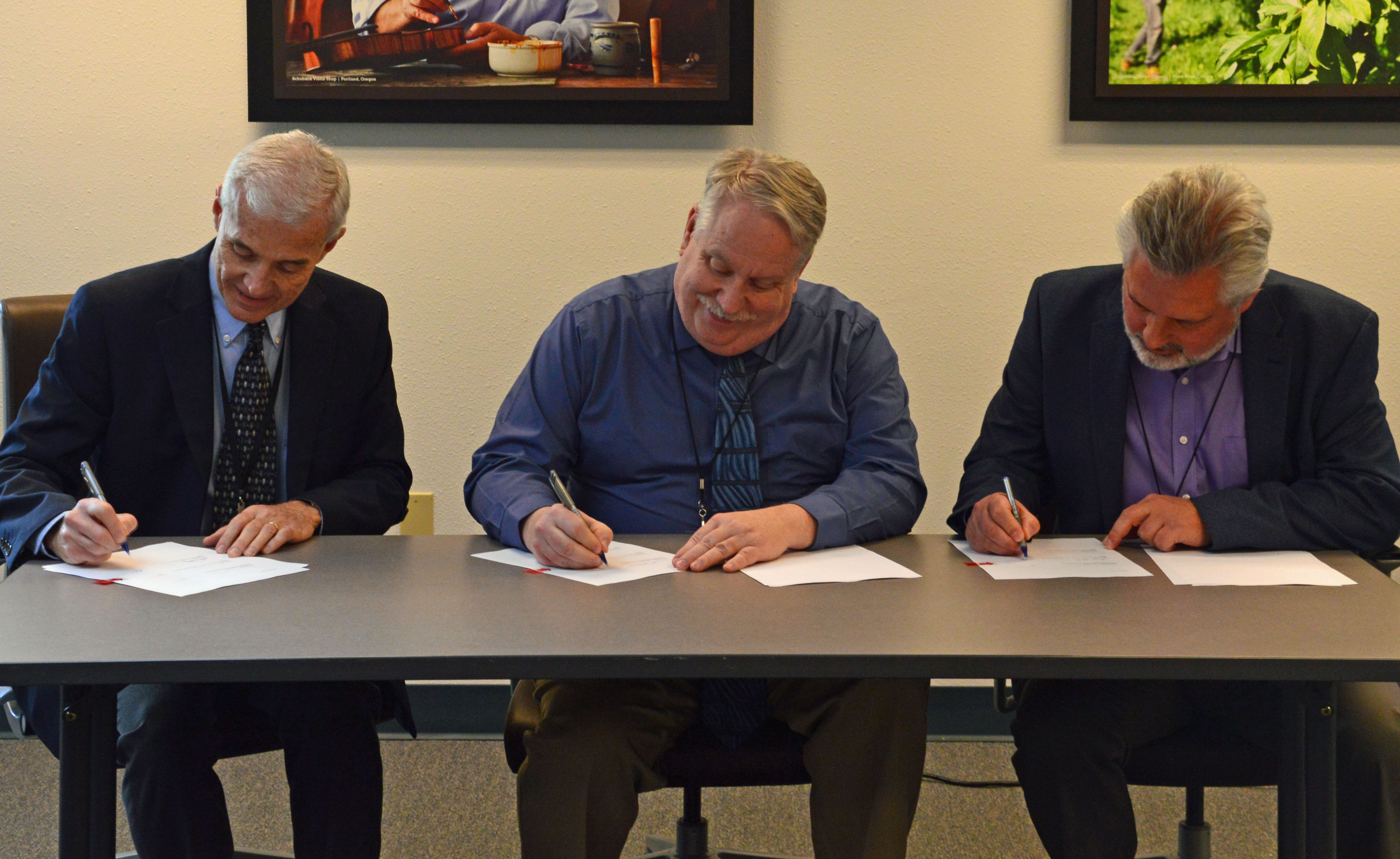 Signing the agreement